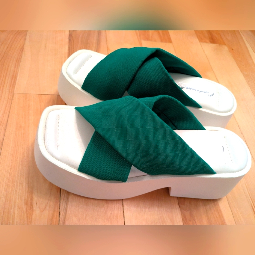 L'Intervalle Green and White Platform Sandals